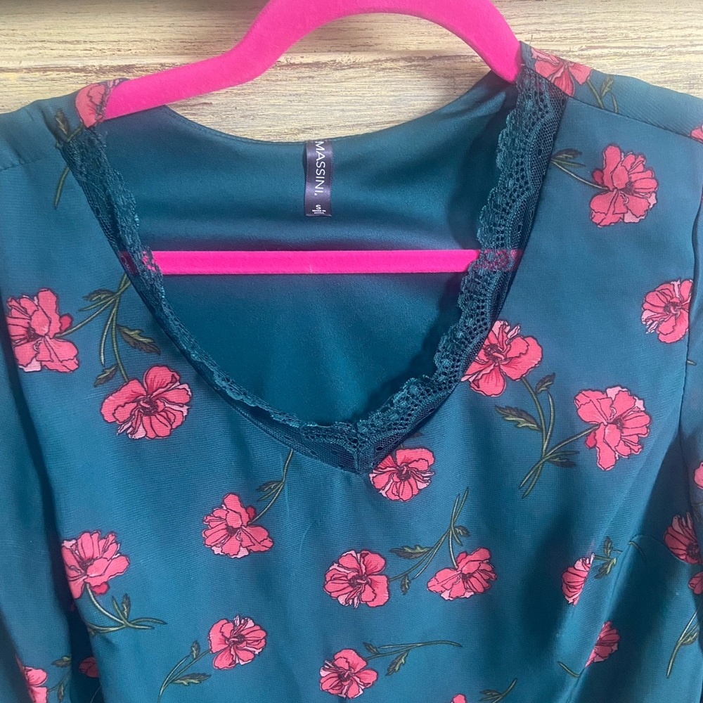 Flower Blouse - Picture 2 of 3